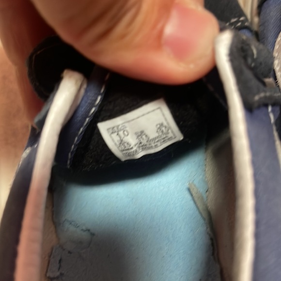 Vans - Picture 3 of 4